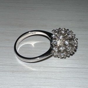 💍Beautiful Rhodium Plated sterling silver ring size 7